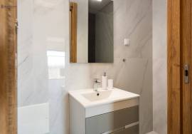 Elegance: Modern 3-Bedroom Apartment with Sea View in Albufeira
