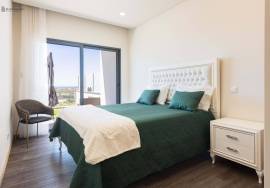 Elegance: Modern 3-Bedroom Apartment with Sea View in Albufeira