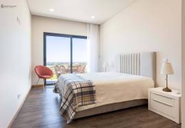 Elegance: Modern 3-Bedroom Apartment with Sea View in Albufeira
