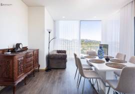Elegance: Modern 3-Bedroom Apartment with Sea View in Albufeira