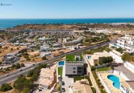 Elegance: Modern 3-Bedroom Apartment with Sea View in Albufeira