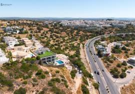 Elegance: Modern 3-Bedroom Apartment with Sea View in Albufeira