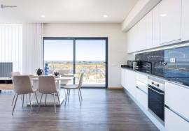 Elegance: Modern 3-Bedroom Apartment with Sea View in Albufeira