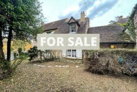 Lovely Character Cottage with Nice Garden