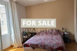 Pretty Town House with Nice Garden