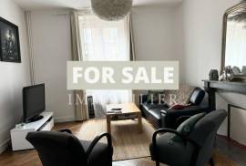 Pretty Town House with Nice Garden