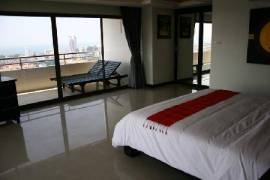 Stunning Views From The 20th Floor - Available For Foreign Ownership - Central Pattaya