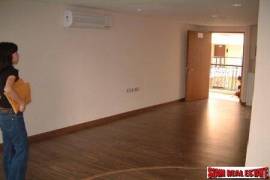 Silom City Resort - An Open Studio Condo For Sale on Silom, Bangkok Silom City Resort - An Open Studio Condo For Sale on Silom, Bangkok
