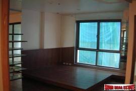 Silom City Resort - An Open Studio Condo For Sale on Silom, Bangkok Silom City Resort - An Open Studio Condo For Sale on Silom, Bangkok
