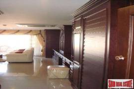Studio For Sale Which Affords The Owner Everything On The Doorstep - North Pattaya