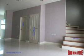 The Private - Contemporary Three Bedroom Townhouse for Sale Close to Bang Chak Station