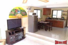 Super Big Pool Villa for Sale on the Hills Close to South Pattaya just 250 Meters to the Sea