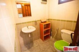 Super Big Pool Villa for Sale on the Hills Close to South Pattaya just 250 Meters to the Sea