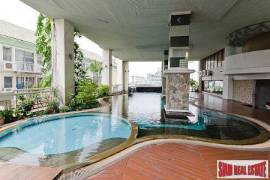 Waterford Park Thonglor - Corner Unit with Three Balconies for Sale in Thonglor, Bangkok
