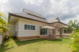 EMERALD GREEN : 3 Bed Villa