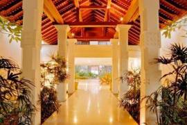 Luxury Penthouse Beach Side Condo