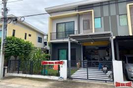 The Connect 35 - Large Two Bedroom Bright & Comfortable Townhouse for Sale in Phatthanakan