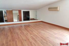 Reduced Price! 4 Bedroom Townhouse for Sale at Ekkamai Reduced Price! 4 Bedroom Townhouse for Sale at Ekkamai