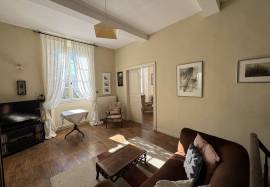 Elegant Manor House with Renovated Outbuilding - Ideal for Seminars, Yoga Retreats, or Luxury Guest House