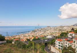 Land - 2200sqm - Funchal