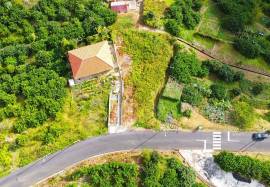 Construction land 690 m2 - Machico