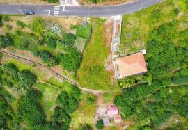 Construction land 690 m2 - Machico