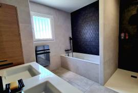 Superb Contemporary Single Storey Villa With 156 M2 Of Living Space On A 749 M2 Plot With Pool. High Standing, Quiet Location