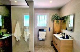 Contemporary Single Storey Villa With Pool