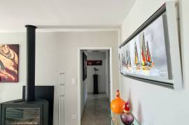 Contemporary Single Storey Villa With Pool