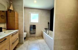 Contemporary Single Storey Villa With Pool