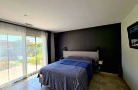 Contemporary Single Storey Villa With Pool