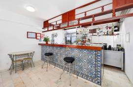 Hotel unit located in the Algarve in a tourist area with two (2) Stars has green areas, swimming pool and a Restaurant - Porches