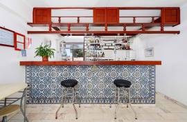 Hotel unit located in the Algarve in a tourist area with two (2) Stars has green areas, swimming pool and a Restaurant - Porches