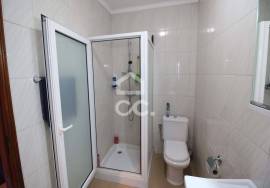 2 bedroom apartment in the city center with balcony, garage and elevator