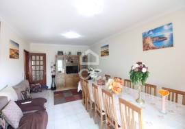 2 bedroom apartment in the city center with balcony, garage and elevator
