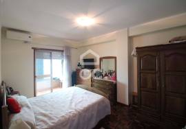2 bedroom apartment in the city center with balcony, garage and elevator