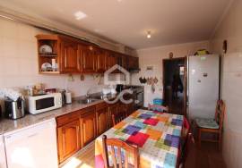 2 bedroom apartment in the city center with balcony, garage and elevator