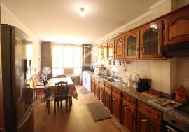 2 bedroom apartment in the city center with balcony, garage and elevator