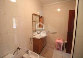 2 bedroom apartment in the city center with balcony, garage and elevator