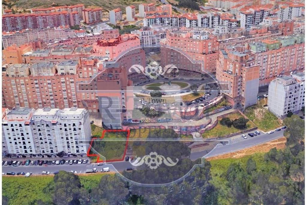 Plot of land for building 12 floors ( Rio de Mouro )