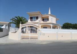 HOLIDAY RENTALS - Fantastic 4 bedroom villa in Galé - Albufeira