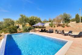 HOLIDAY RENTALS - Villa located in a very quiet countryside area, 5 min from Loulé