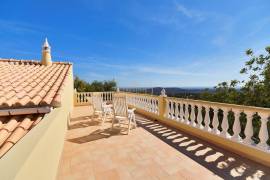 HOLIDAY RENTALS - Villa located in a very quiet countryside area, 5 min from Loulé