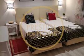Holiday Rentals - 3 Bedroom Ground Floor Apartment with Pool - S. Bartolomeu de Messines