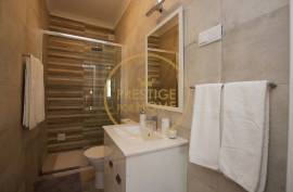 Holiday Rentals - 3 Bedroom Ground Floor Apartment with Pool - S. Bartolomeu de Messines