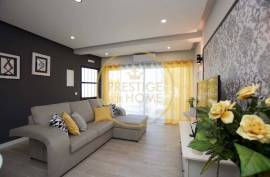 Holiday Rentals - 3 Bedroom Ground Floor Apartment with Pool - S. Bartolomeu de Messines