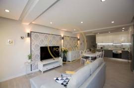 Holiday Rentals - 3 Bedroom Ground Floor Apartment with Pool - S. Bartolomeu de Messines
