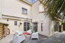 Maison contemporaine de 154 m2 avec terrasse et jardin – Le Bouscat