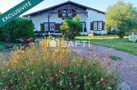 Maison familiale avec jardin, garage et piscine