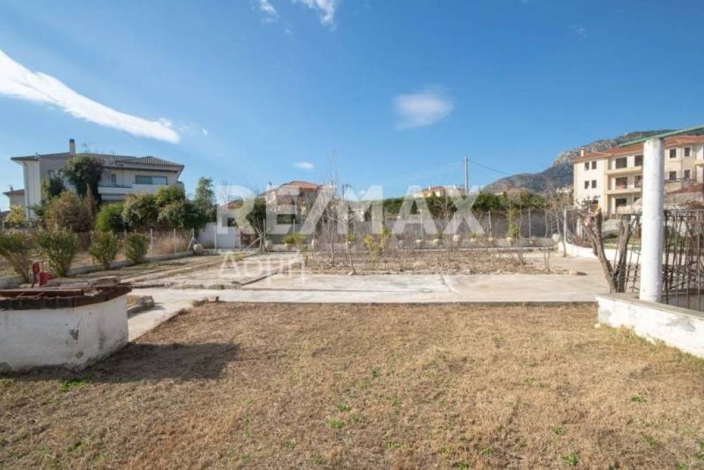 Plot 883.51 sq.m for sale